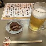 居酒屋 舞子 - 生ビールとお通し…撮影前にひと口呑んじゃった