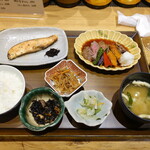 大かまど飯 寅福 - 選べる２種盛り定食（2230円）