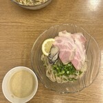 金麺と金蕎麦 - 柑橘牡蠣のつけ蕎麦（1200円）＋肉増し２枚（300円）