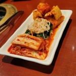 じろべ - キムチ盛合せ