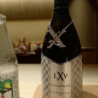 鮨 由う - 