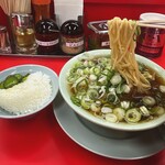 八千代きりちゃんラーメン - 麺リフト