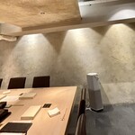 すし寿 - 内観　シックなカウンター席