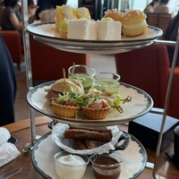 ザ タヴァン グリル＆ラウンジ - 