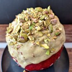 HAPPY MOMENT PETITE - トップに山盛りピスタチオ！ピスタチオピューレも美味しい！