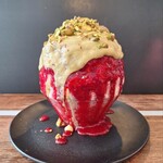 HAPPY MOMENT PETITE - Queen of Nuts(真横から)