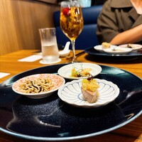 中国菜厨 エスサワダ 新丸ビル店 - 【前菜三種盛り合わせ(鮑の醤油煮・牛タンのネギソース・干し豆腐と岩海苔の麻辣和え)】