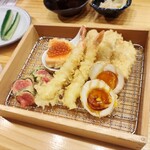 天ぷらとワイン からり。 - 天ぷら盛り合わせ