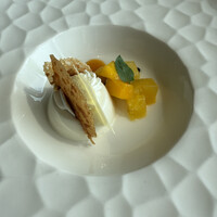 DINING & BAR TABLE 9 TOKYO - 