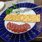 ビストロ ジョワ - ブルーチーズとサラミの盛り合わせ 1210円（税込）