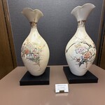 沈壽官茶寮 美山 - 美しい「白薩摩」の花瓶