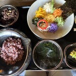 沈壽官茶寮 美山 - 薬膳ビビンバセット（2200円）