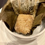 中国料理 翆陽 - 蓮の葉の香りがもち米に染みてとても美味しいちまき♪
