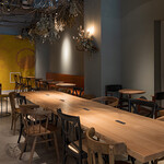 FARO - 内観（テーブル席）