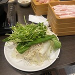 しゃぶ葉 藤沢駅南口店 - 野菜たくさん食べられて嬉しいです