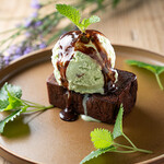 FARO - ブラウニ＆ピスタチオアイス