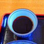 やぶ善 - ほんのりと甘さが効いた、老舗の"蕎麦汁(つゆ)"。