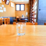 やぶ善 - 着席後すぐに提供してくれる"お水"。