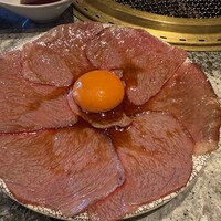 肉の匠 将泰庵  船橋本店 - 炙り後、タレつき