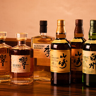 豊富なジャパニーズウイスキーをはじめとする自慢のドリンク。