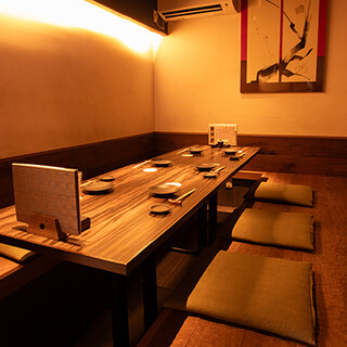 心落ち着く和モダンな空間。半個室・お座敷など席種豊富。