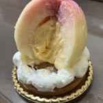 kanunu - 中はカスタードクリーム♪甘すぎずで大変美味しいです♪