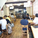 尾張屋 - 一階店内。