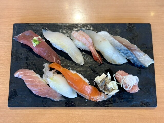 まんじまる Kaiten Maru Kita23Jo Ten - Motomachi/Kaiten sushi (Conveyor