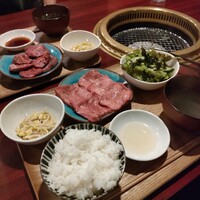 焼肉ギュウミー - 