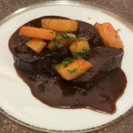 ラ・クープ - 牛ホホ肉の赤ワイン煮