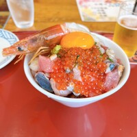 いわ志 本店 - 卵黄をそーっと乗せた