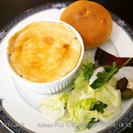 マグノリアカフェ - 牛肉の黒ビール煮と洋梨のサラダ (2014.9.14日替わりランチ)