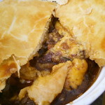 マグノリアカフェ - 牛肉の黒ビール煮の包みパイを開けたところ