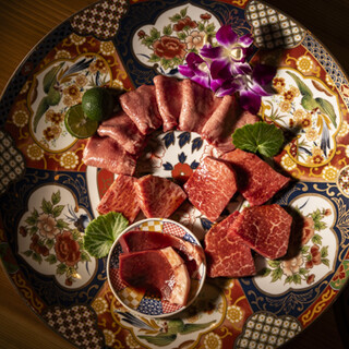 芸術のような肉を味わう贅沢な「おまかせコース」