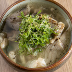 京都 やきとん なべ屋 - 長時間煮込まれてトロトロのもつ