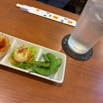 カプリッシォ - つきだしとレモンサワー