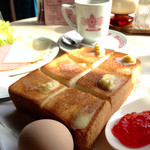 喫茶 マロン - モーニング(厚切りパン)