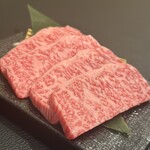 京の虎牛 近江牛焼肉と神戸ビーフ - 料理写真:上ロース