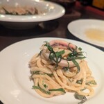 パスタバル MiKiYA's 自由が丘 - 塩辛クリームチーズ、大葉トッピング