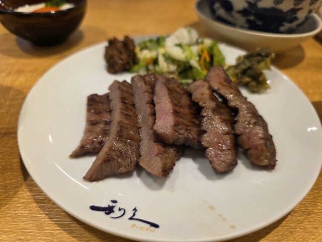 牛たん炭焼　利久 名掛丁店 - あおば通（牛タン）の写真