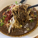 タオタオ - 細麺に濃いスープがよく絡む