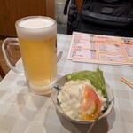 トプカ - ４杯目はまたビールで締め。単品で追加したポテトサラダ。