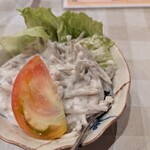 トプカ - ゴボウサラダ、ドレッシングが美味しいです。