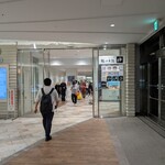 トプカ - 駅から地下通路で続いてるわけではないのが残念。