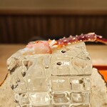 かにじぇんぬ 北のはなれ - タラバ蟹のお刺身　ミディアムレア