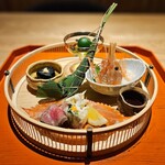 かにじぇんぬ 北のはなれ - ■八寸 ・青梅蜜煮 ・牡丹海老 塩麹 ・渡り蟹 生春巻き チリポン酢 ・蝦夷鹿ロースト ・茄子オランダ煮 ・穴子笹寿司
