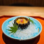 かにじぇんぬ 北のはなれ - ■先付 ・殻付き雲丹 ※マスカットとジュレ