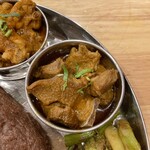 Solti Momo - 骨付きマトンカレー