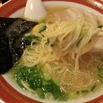 佐賀ラーメン　美登里 - クリアな黄金のスープは健在！