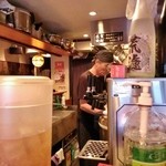 佐賀ラーメン　美登里 - 店内調理場